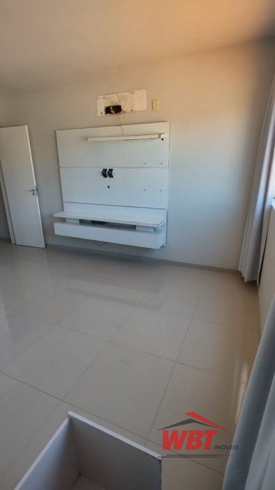 SOBRADO SEMI NOVO, COM 02 SUITES, 02 VAGAS!