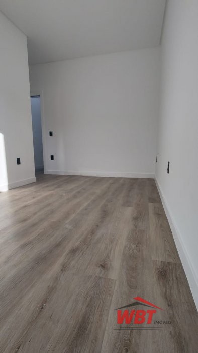 SOBRADO DE ALTO PADR�O, CONTENDO 02 SUITES, SENDO 