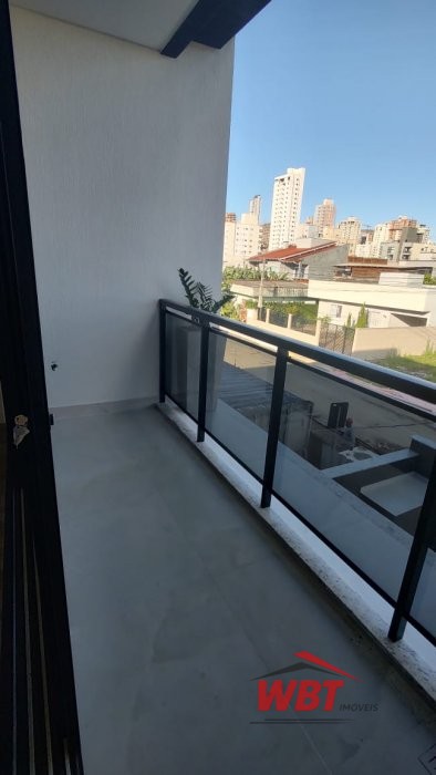 SOBRADO DE ALTO PADR�O, CONTENDO 02 SUITES, SENDO 