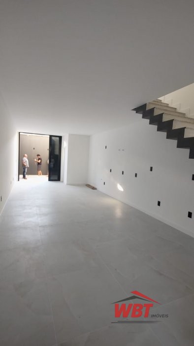 SOBRADO DE ALTO PADR�O, CONTENDO 02 SUITES, SENDO 