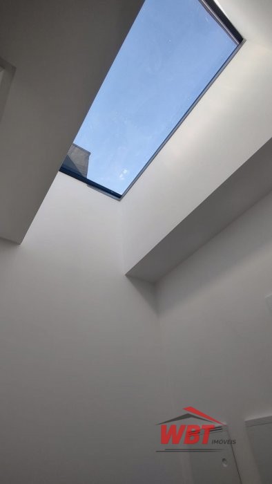 SOBRADO DE ALTO PADR�O, CONTENDO 02 SUITES, SENDO 