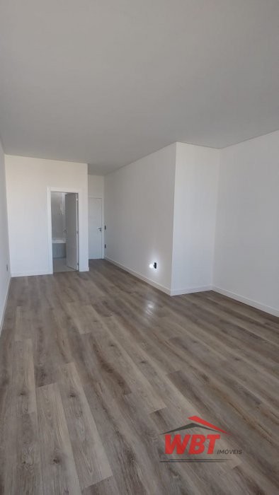 SOBRADO DE ALTO PADR�O, CONTENDO 02 SUITES, SENDO 