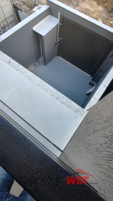 SOBRADO DE ALTO PADR�O, CONTENDO 02 SUITES, SENDO 