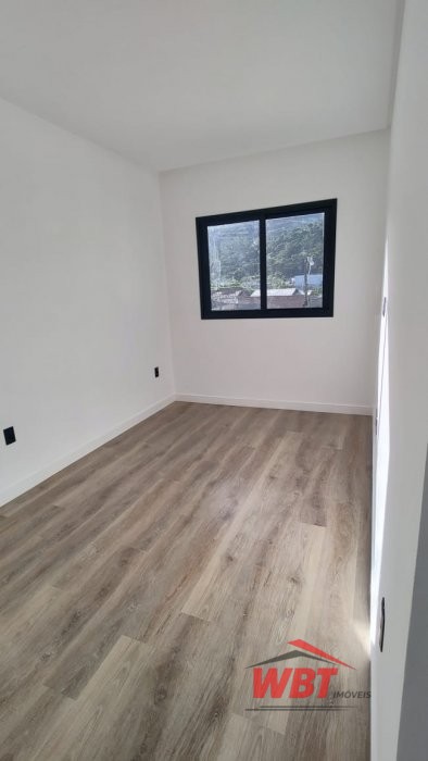 SOBRADO DE ALTO PADR�O, CONTENDO 02 SUITES, SENDO 