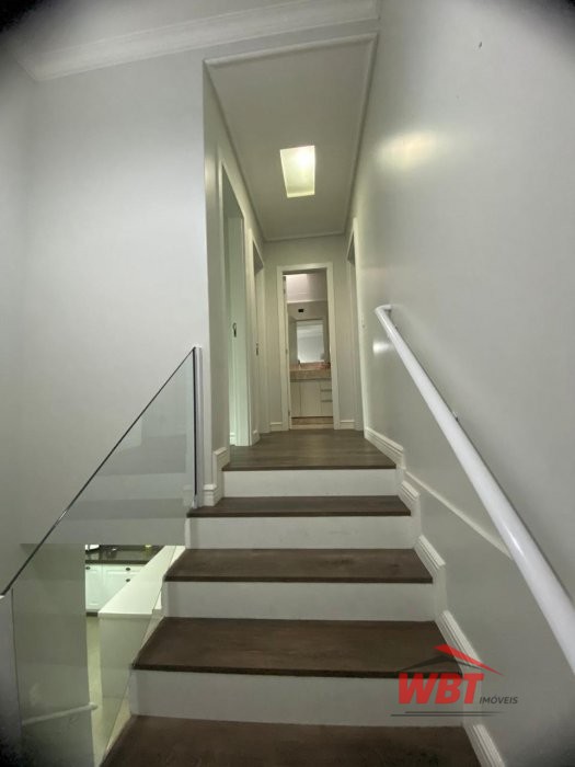 SOBRADO MOBILIADO, COM 03 DORMS, MOBILIADO, ACEITA