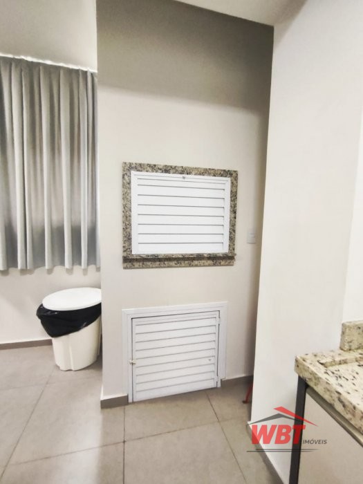 APTO COM 02 DORMS., SENDO 01 SUITE, 300M MAR, MOBI