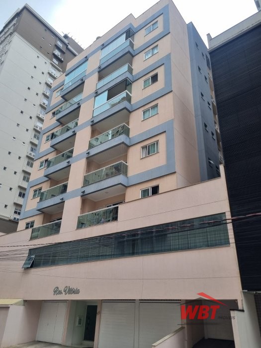 APTO COM 02 DORMS., SENDO 01 SUITE, 300M MAR, MOBI