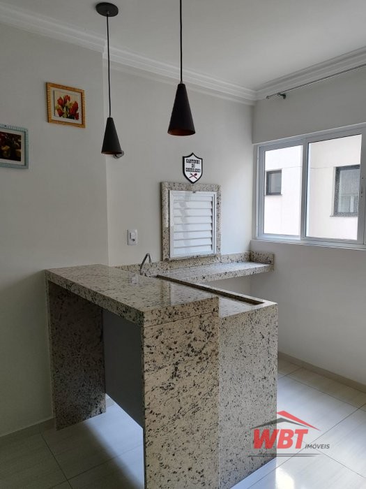 APTO COM 02 DORMS., SENDO 01 SUITE, 300M MAR, MOBI