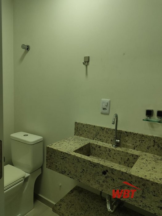 APTO COM 02 DORMS., SENDO 01 SUITE, 300M MAR, MOBI