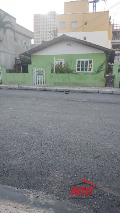 TERRENO EM ITAPEMA, MEDINDO 304.50m�, RUA ASFALTAD