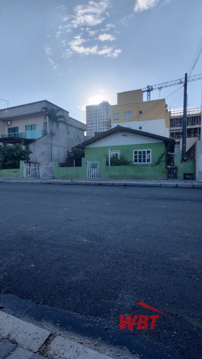 TERRENO EM ITAPEMA, MEDINDO 304.50m�, RUA ASFALTAD