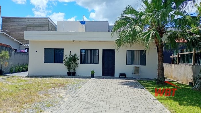 CASA EM ITAPEMA, COM 03 DORMIT�RIOS, AREA COMERCIA