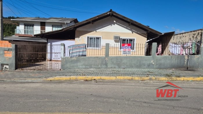 CASA COM 03 DORMIT�RIOS, BAIRRO ALTO S. BENTO!