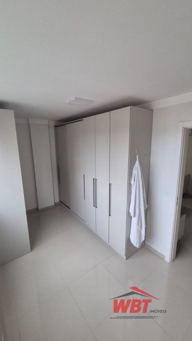 APTO EM ITAPEMA, COM 02 SUITES, CLOUSET, MOBILIADO
