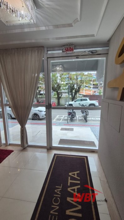 APTO EM ITAPEMA, COM 02 SUITES, CLOUSET, MOBILIADO
