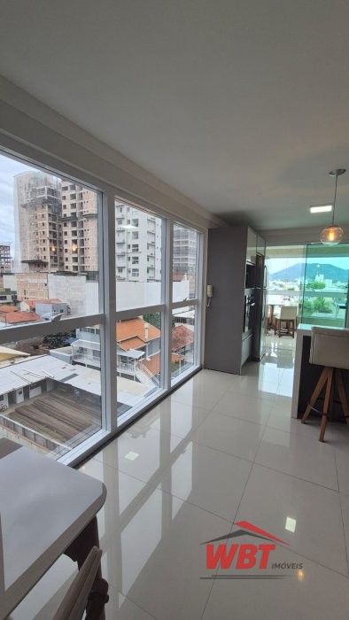 APTO EM ITAPEMA, COM 02 SUITES, CLOUSET, MOBILIADO
