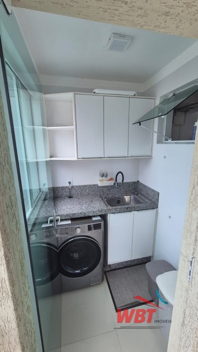 APTO EM ITAPEMA, COM 02 SUITES, CLOUSET, MOBILIADO