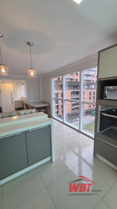APTO EM ITAPEMA, COM 02 SUITES, CLOUSET, MOBILIADO
