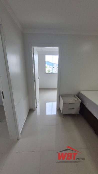 APTO EM ITAPEMA, COM 02 SUITES, CLOUSET, MOBILIADO