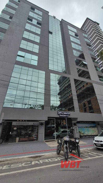 APTO EM ITAPEMA, COM 02 SUITES, CLOUSET, MOBILIADO
