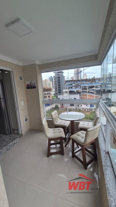 APTO EM ITAPEMA, COM 02 SUITES, CLOUSET, MOBILIADO