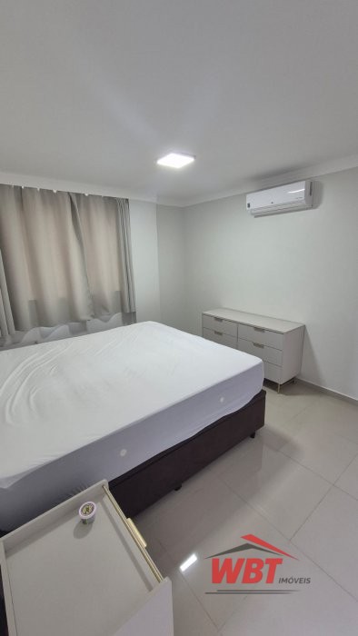 APTO EM ITAPEMA, COM 02 SUITES, CLOUSET, MOBILIADO
