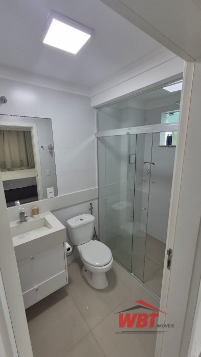 APTO EM ITAPEMA, COM 02 SUITES, CLOUSET, MOBILIADO