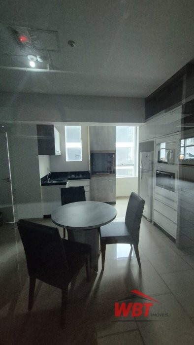 APTO EM ITAPEMA, COM 02 SUITES, CLOUSET, MOBILIADO