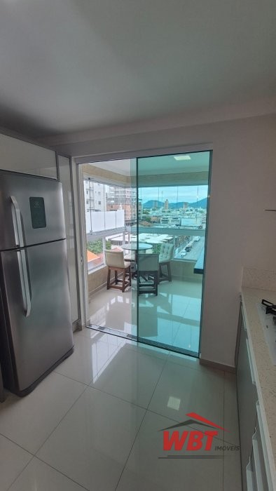 APTO EM ITAPEMA, COM 02 SUITES, CLOUSET, MOBILIADO