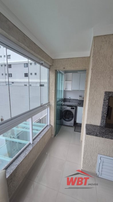 APTO EM ITAPEMA, COM 02 SUITES, CLOUSET, MOBILIADO