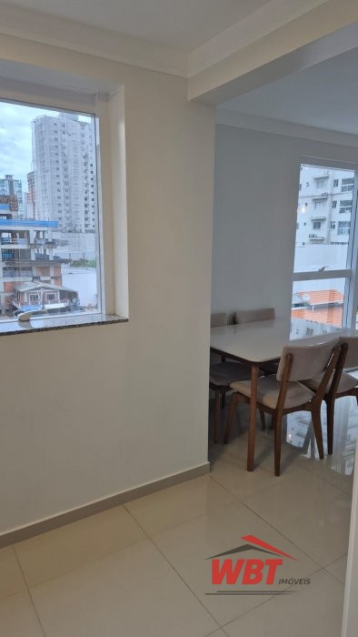 APTO EM ITAPEMA, COM 02 SUITES, CLOUSET, MOBILIADO