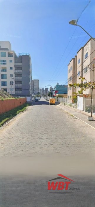 TERRENO ATERRADO, �TIMA LOCALIZA��O, COM 304M�
