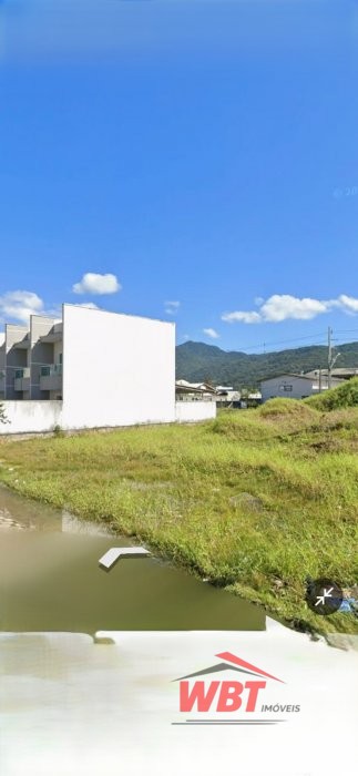 TERRENO ATERRADO, �TIMA LOCALIZA��O, COM 304M�