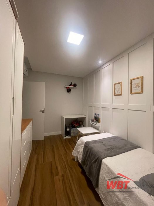 APTO EM ITAPEMA, COM 02 DORMS, FINAMENTE MOBILIADO