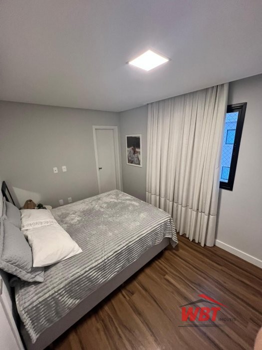 APTO EM ITAPEMA, COM 02 DORMS, FINAMENTE MOBILIADO