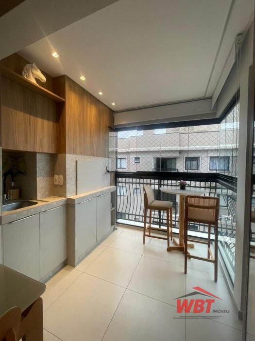 APTO EM ITAPEMA, COM 02 DORMS, FINAMENTE MOBILIADO