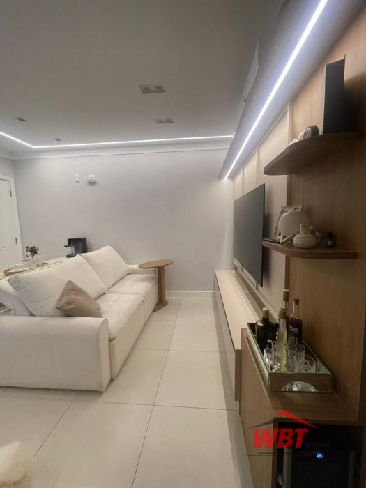 APTO EM ITAPEMA, COM 02 DORMS, FINAMENTE MOBILIADO