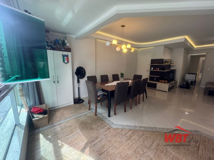 APTO EM MEIA PRAIA, MOBILIADO, COM 03 SUITES, 150M