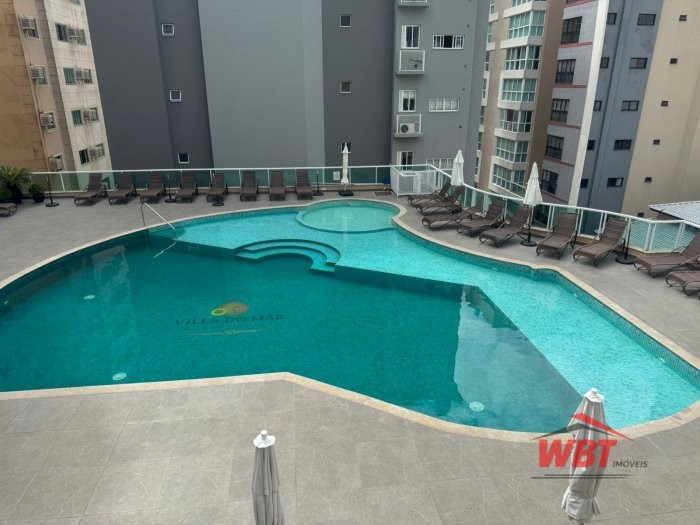 APTO EM MEIA PRAIA, MOBILIADO, COM 03 SUITES, 150M