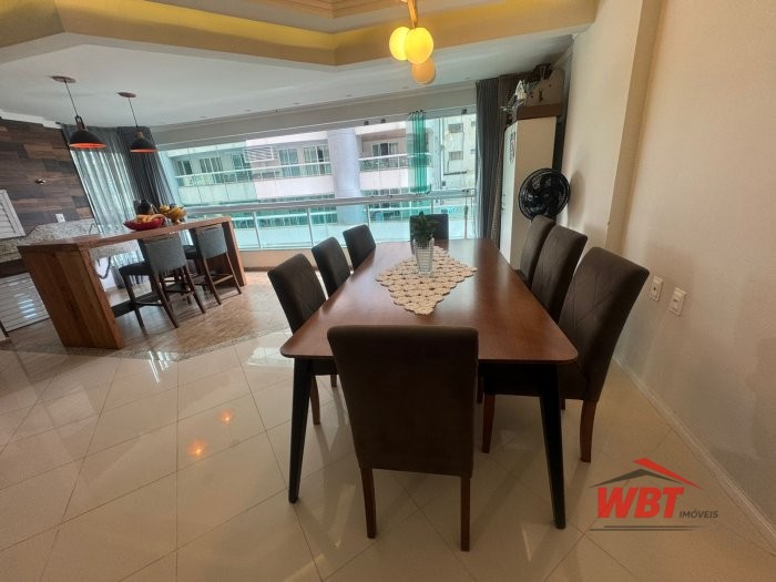 APTO EM MEIA PRAIA, MOBILIADO, COM 03 SUITES, 150M