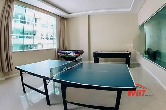 APTO EM MEIA PRAIA, MOBILIADO, COM 03 SUITES, 150M
