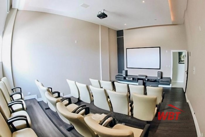 APTO EM MEIA PRAIA, MOBILIADO, COM 03 SUITES, 150M