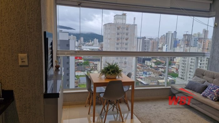 APTO EM MEIA PRAIA, FINAMENTE MOBILIADO, COM 02 DO