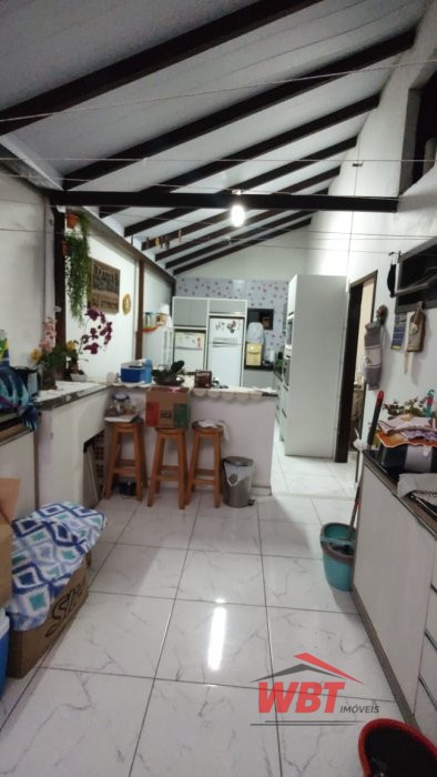 CASA COM 03 DORMIT�RIOS, MOBILIADA, CENTRO DO MORR