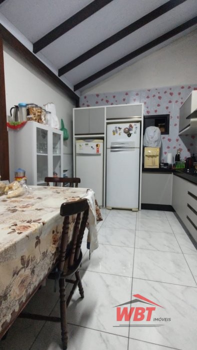 CASA COM 03 DORMIT�RIOS, MOBILIADA, CENTRO DO MORR