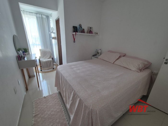 SOBRADO COM 04 SUITES, MOBILIADO, ACEITA FINANCIAM