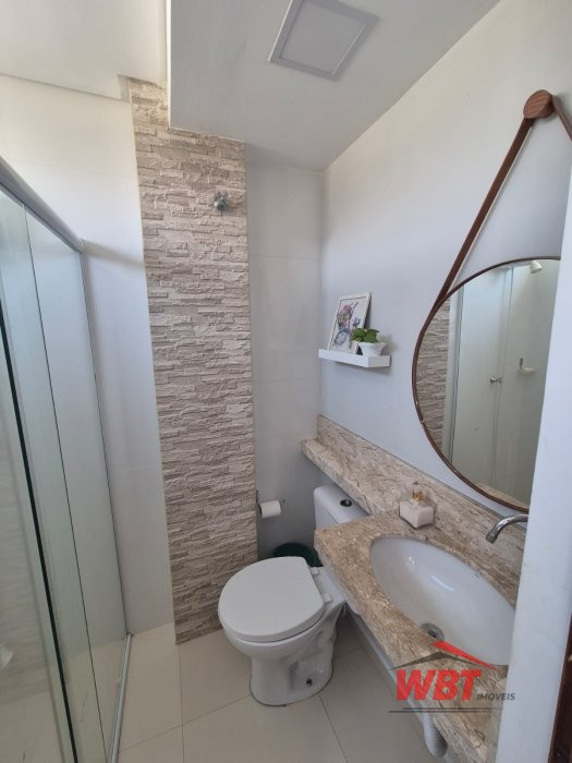SOBRADO COM 04 SUITES, MOBILIADO, ACEITA FINANCIAM