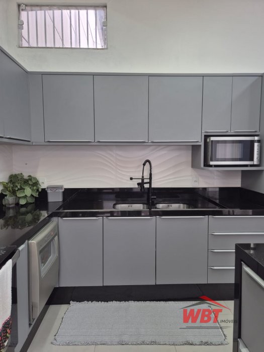SOBRADO COM 04 SUITES, MOBILIADO, ACEITA FINANCIAM