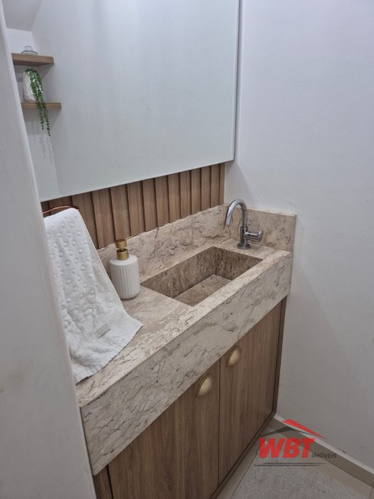 SOBRADO COM 04 SUITES, MOBILIADO, ACEITA FINANCIAM