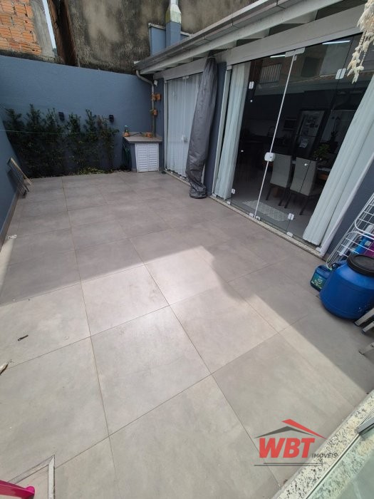 SOBRADO COM 04 SUITES, MOBILIADO, ACEITA FINANCIAM